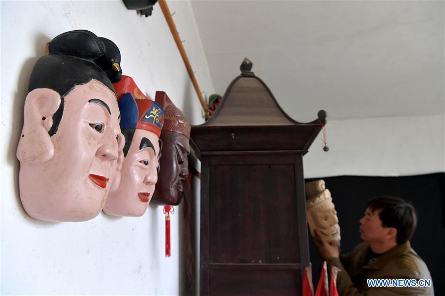 CHINA-JIANGXI-NUO OPERA-MASK MAKER(CN)