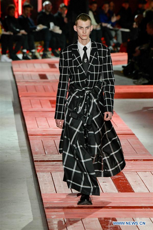 FRANCE-PARIS-MEN'S FASHION WEEK-ALEXANDER MCQUEEN