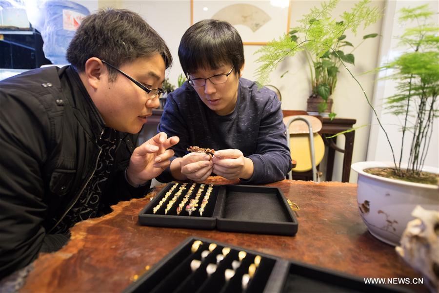 CHINA-HANGZHOU-JEWELLERY MAKER (CN)