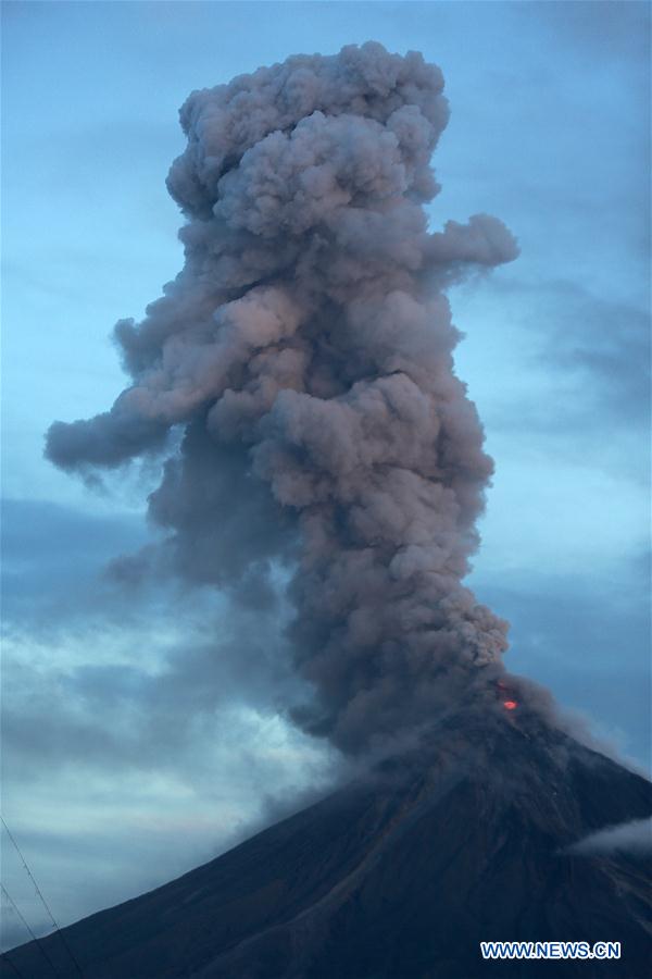 PHILIPPINES-ALBAY-VOLCANO-ERUPTION