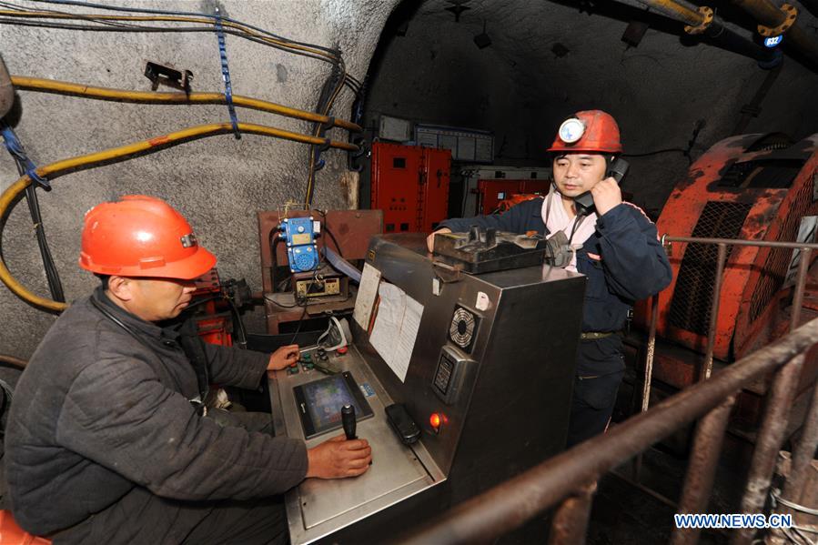 #CHINA-SPRING FESTIVAL-PEOPLE AT WORK (CN)