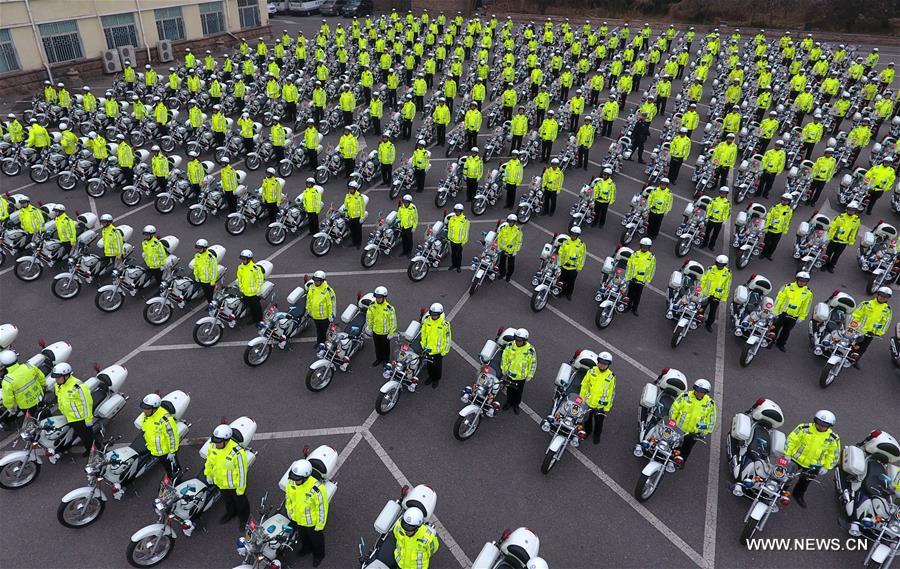 CHINA-QINGDAO-POLICE-MOTORCYCLE-HANDOVER (CN)