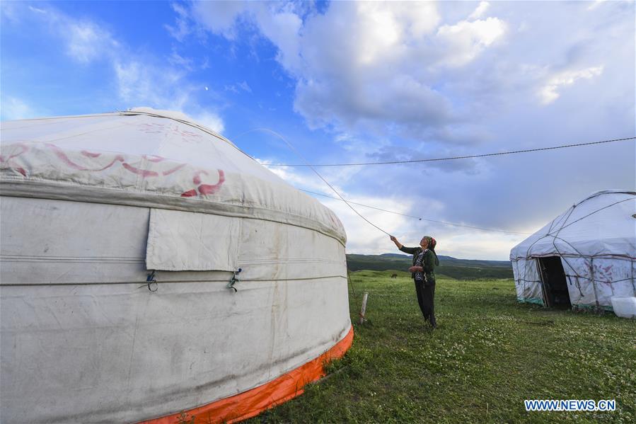 CHINA-XINJIANG-SUMMER PASTURE-TRANSFER (CN)