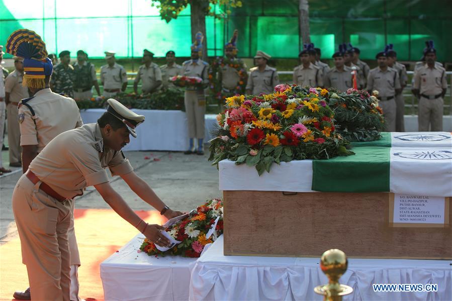 KASHMIR-SRINAGAR-WREATH LAYING CEREMONY-PARAMILITARY TROOPERS