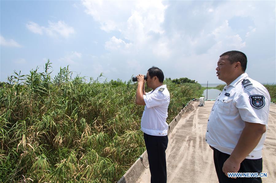 CHINA-HUBEI-HONGHU-LAKE PATROLLER (CN)