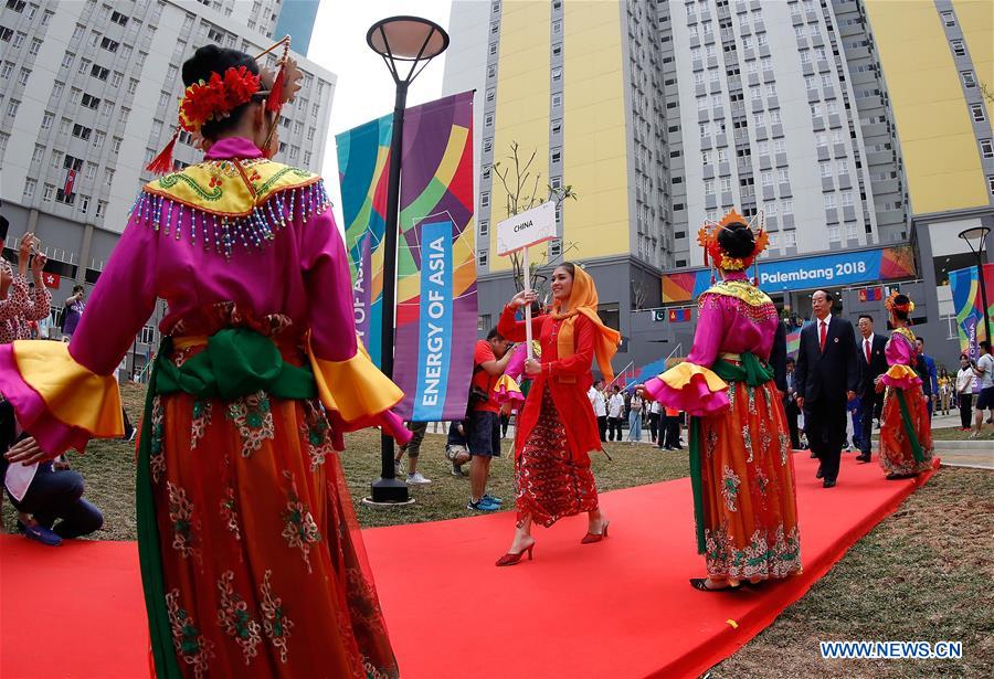 (SP)INDONESIA-JAKARTA-ASIAN GAMES-CHINESE DELEGATION-FLAG-RAISING CEREMONY