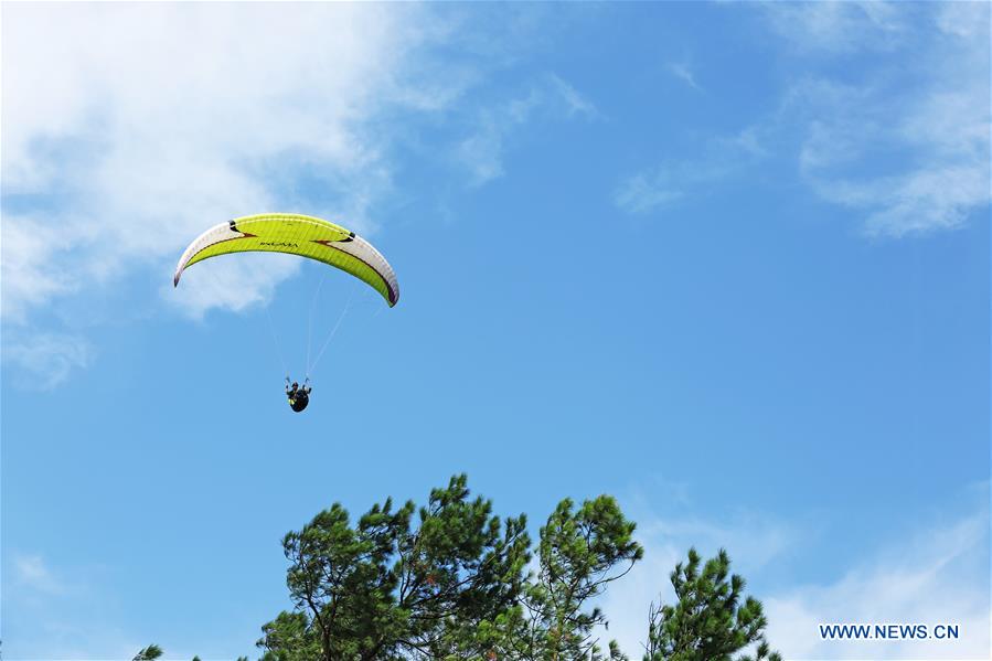 #CHINA-CHONGQING-PARAGLIDING (CN*)