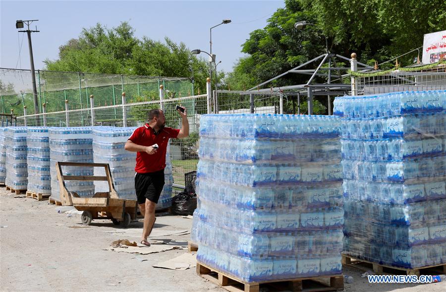 IRAQ-BAGHDAD-DRINKING WATER-DELIVERY