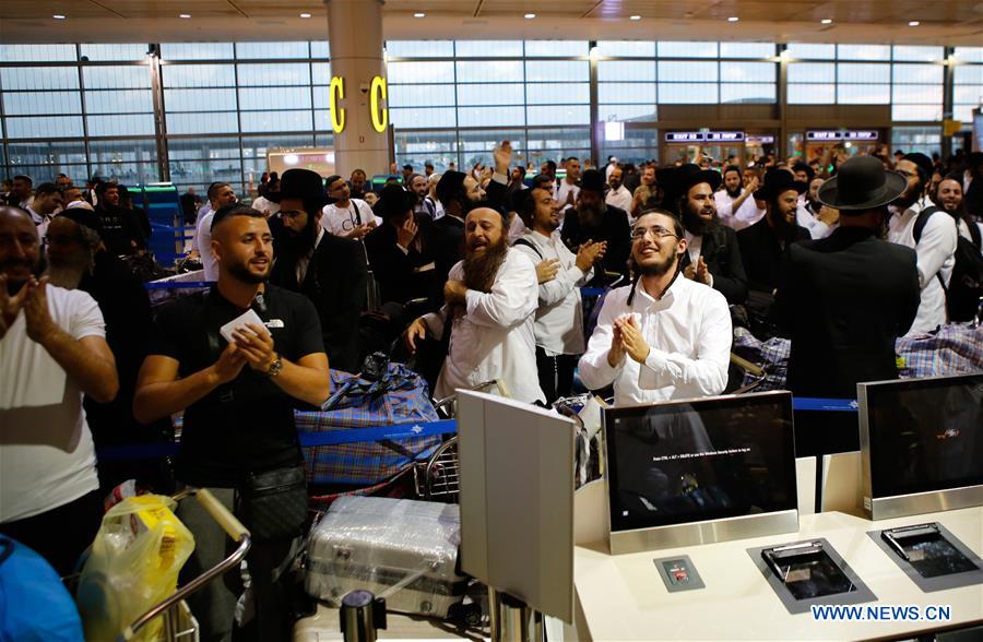 ISRAEL-BEN GURION AIRPORT-ORTHODOX JEW-PILGRIMS