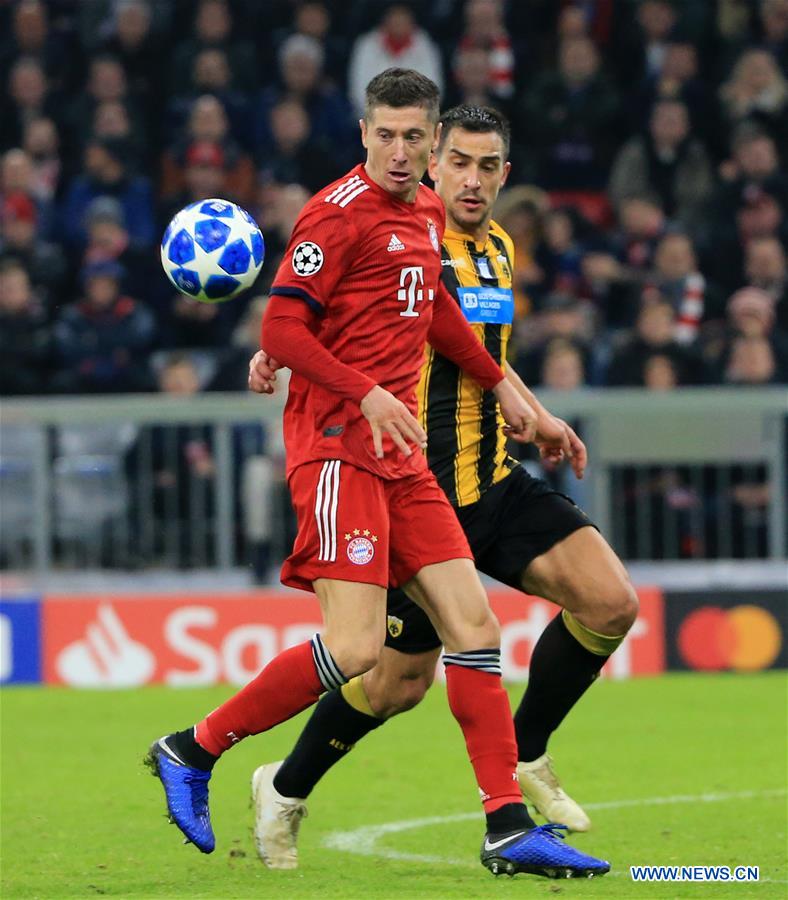 (SP)GERMANY-MUNICH-SOCCER-UEFA CHAMPIONS LEAGUE-BAYERN MUNICH VS AEK ATHENS