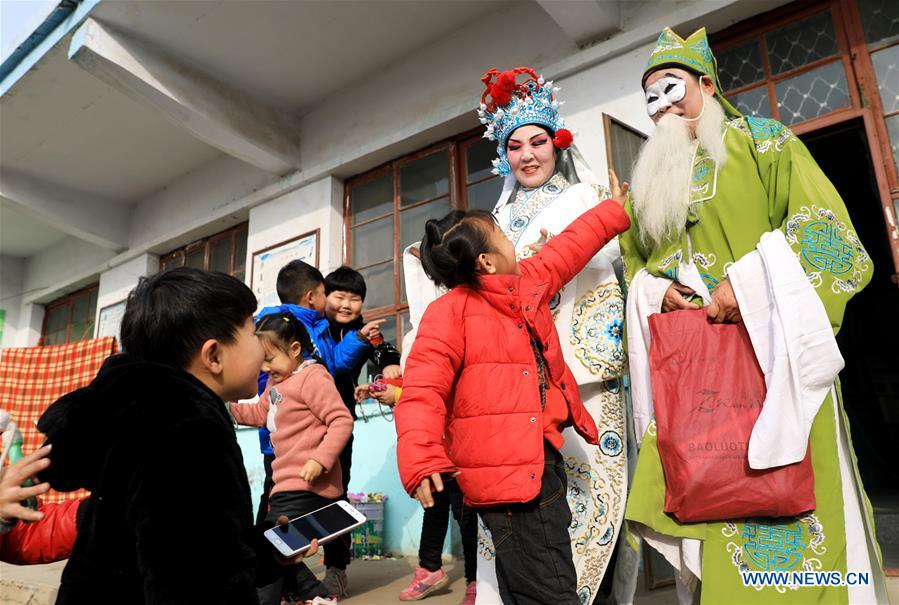 CHINA-HEBEI-SHIJIAZHUANG-FOLK DRAMA-CAMPUS (CN)