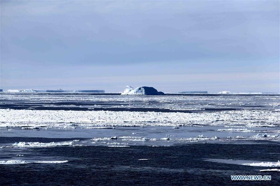 CHINA-XUELONG-ANTARCTIC RESEARCH EXPEDITION-ANTARCTIC CIRCLE (CN)