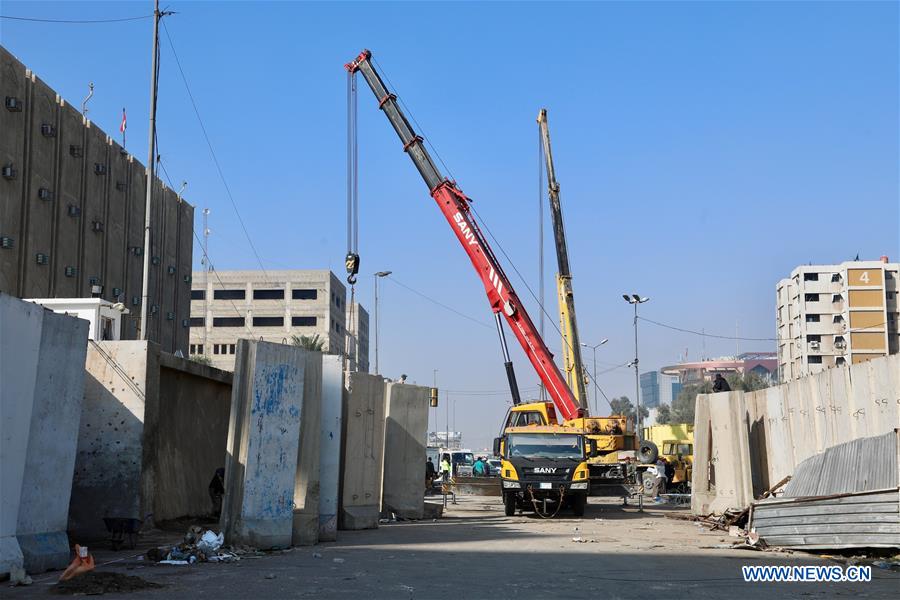 IRAQ-BAGHDAD-GREEN ZONE-WALL REMOVAL