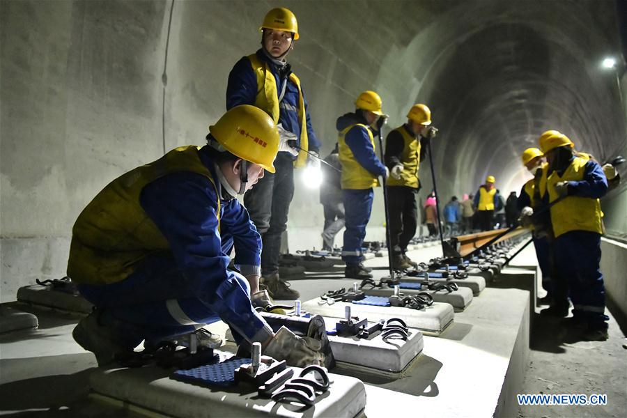 CHINA-LHASA-NYINGCHI RAILWAY-CONSTRUCTION (CN)