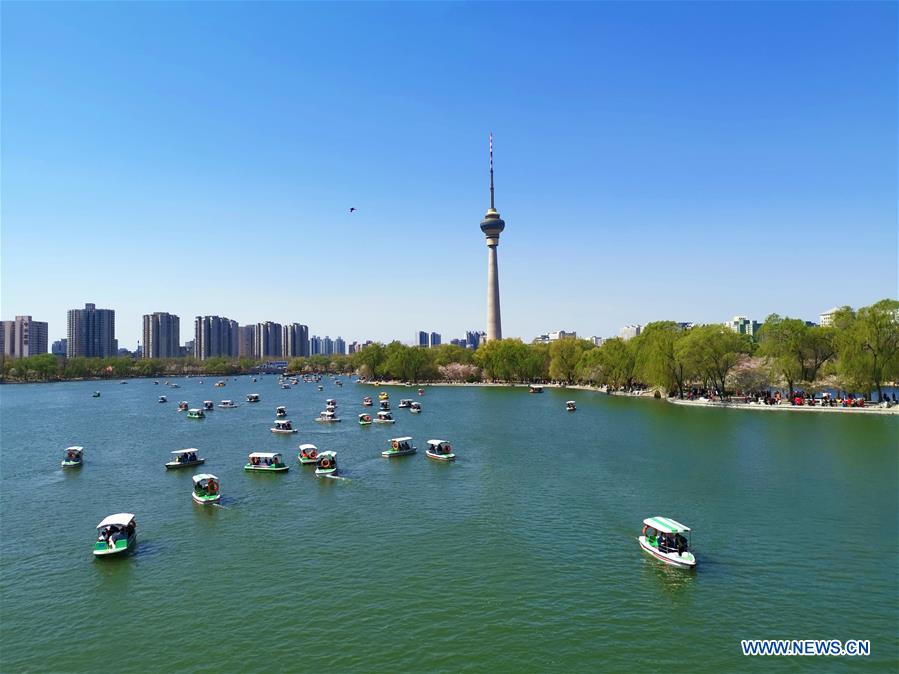 (Beijingcandid)CHINA-BEIJING-SPRING-PEOPLE (CN)