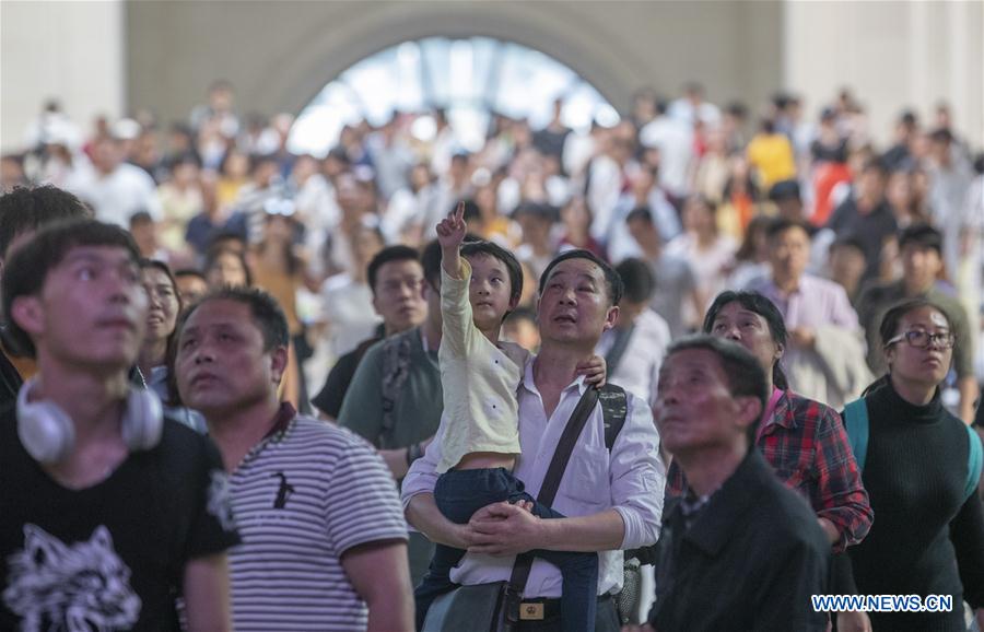 #CHINA-LABOR DAY HOLIDAY-TRAVEL RUSH (CN)