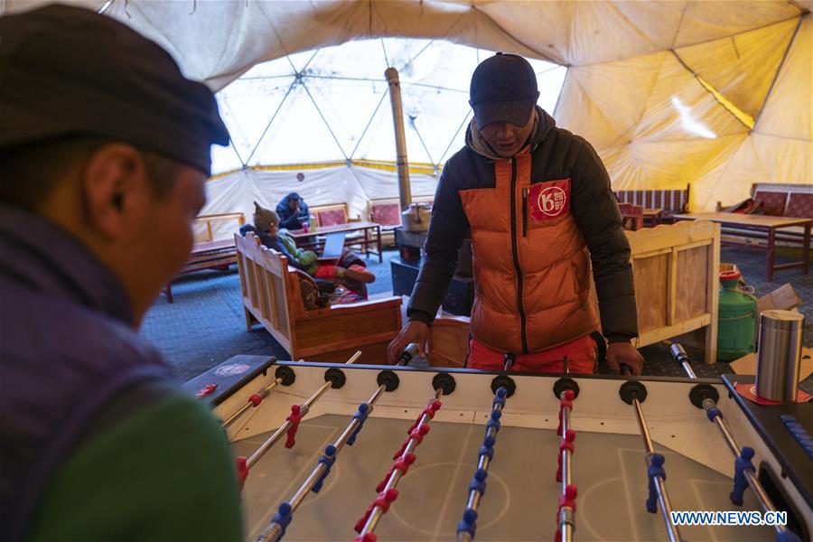 (InTibet)CHINA-TIBET-MOUNT QOMOLANGMA-BASE CAMP-LIFE (CN)