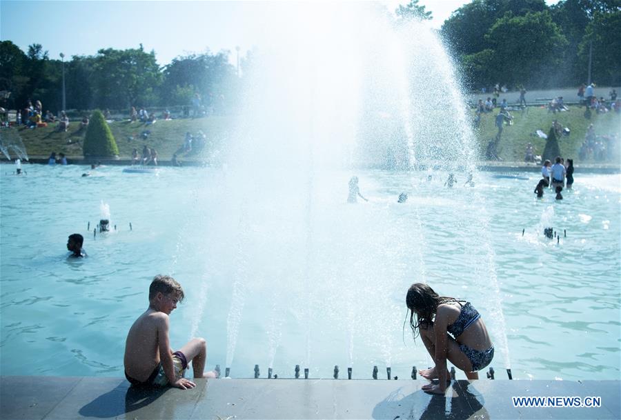 FRANCE-PARIS-HEAT WAVE