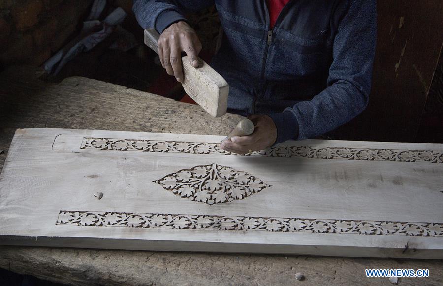 KASHMIR-SRINAGAR-WALNUT WOOD CARVING