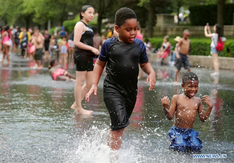 U.S.-CHICAGO-SUMMER-COOLING DOWN