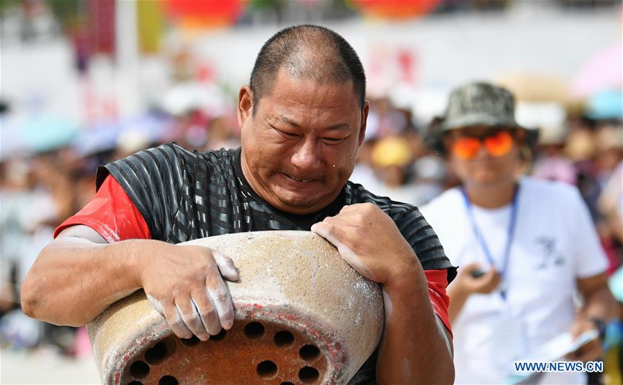 (SP)CHINA-GANSU-DIEBU-STRONGEST MAN COMPETITION