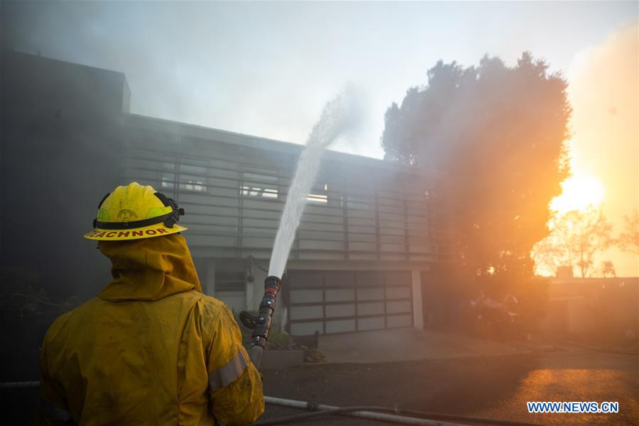 U.S.-LOS ANGELES-FIRE