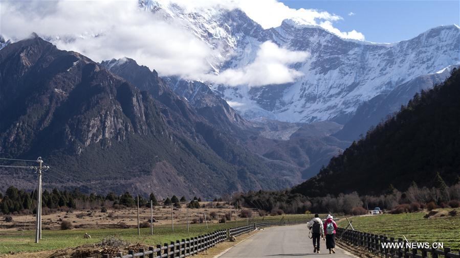 CHINA-TIBET-NYINGCHI-WINTER-SCENERY (CN)