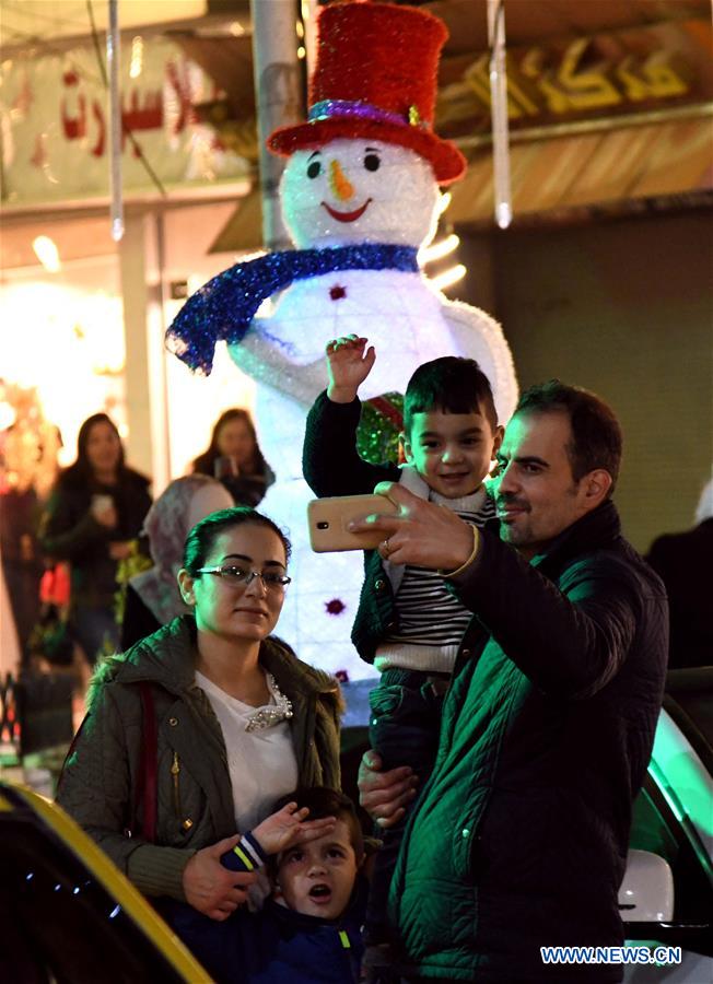 SYRIA-DAMASCUS-HOLIDAY SEASON-DECORATIONS