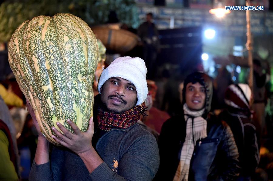 BANGLADESH-DHAKA-KARWAN BAZAR