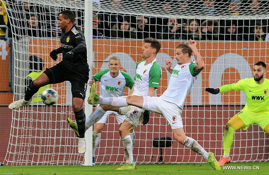 (SP)GERMANY-AUGSBURG-SOCCER-BUNDESLIGA-AUGSBURG VS DORTMUND