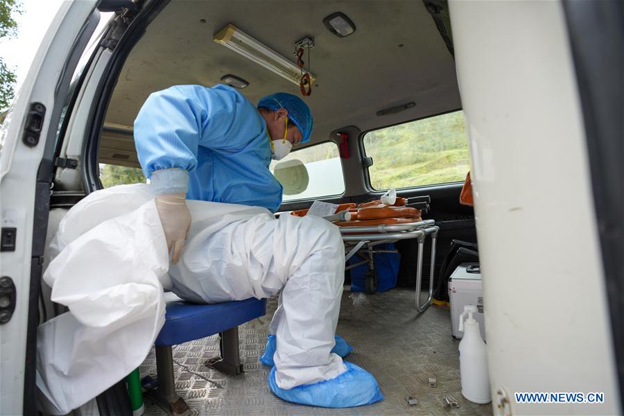 (FOCUS) CHINA-CHONGQING-NOVEL CORONAVIRUS-EPIDEMIC-RURAL HEALTH WORKER (CN)