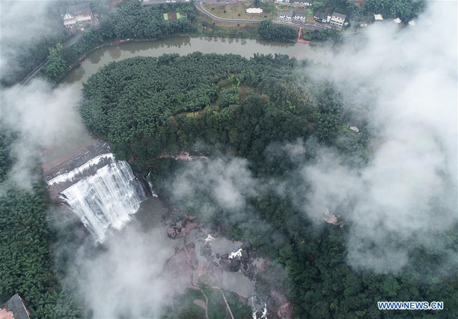 CHINA-GUIZHOU-CHISHUI WATERFALL-SCENERY (CN)