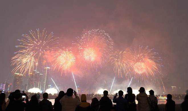 Fireworks show held to celebrate New Year in China's Hunan