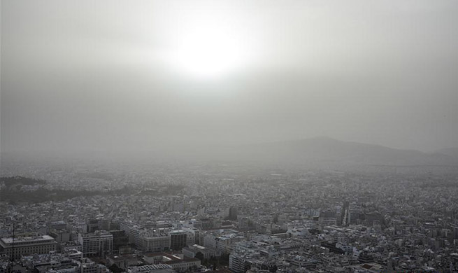 Dust storm blankets Athens