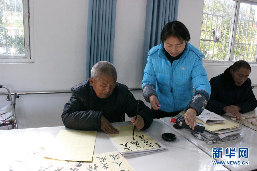 （在习近平新时代中国特色社会主义思想指引下——新时代新作为新篇章·总书记关切脱贫事·图文互动）（3）医疗扶贫，照亮贫困家庭的明天