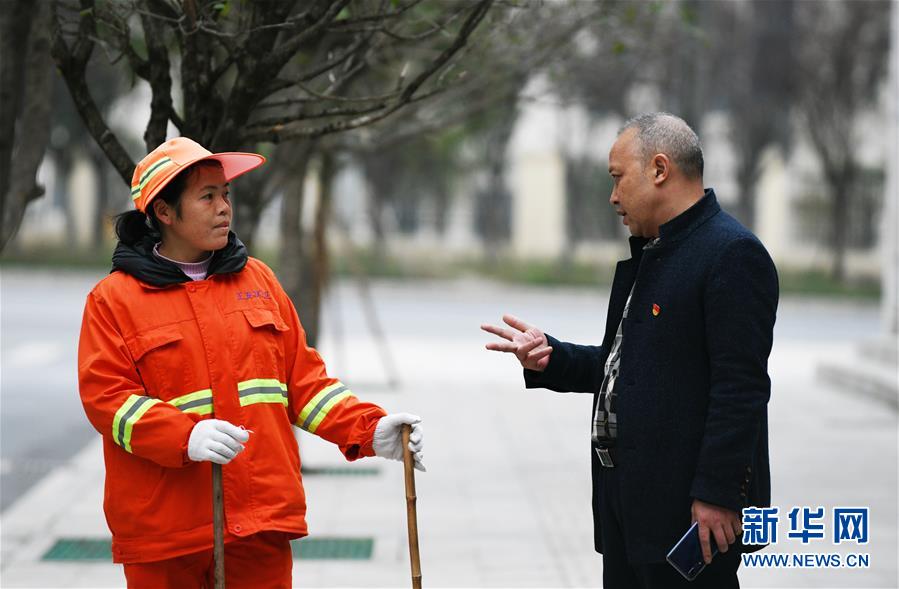 （新华全媒头条·图文互动）（2）来自大山深处的“移民管家”——记贵州正安县瑞濠街道办事处主任吴太玺