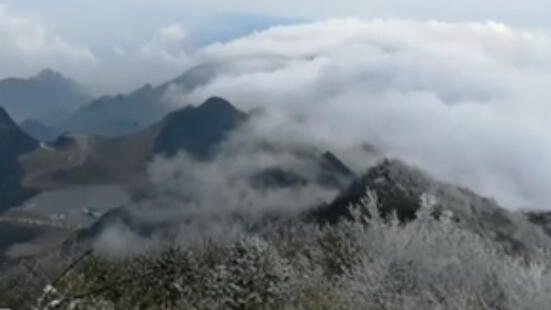 四川华蓥：雪景云海宛如山水画卷